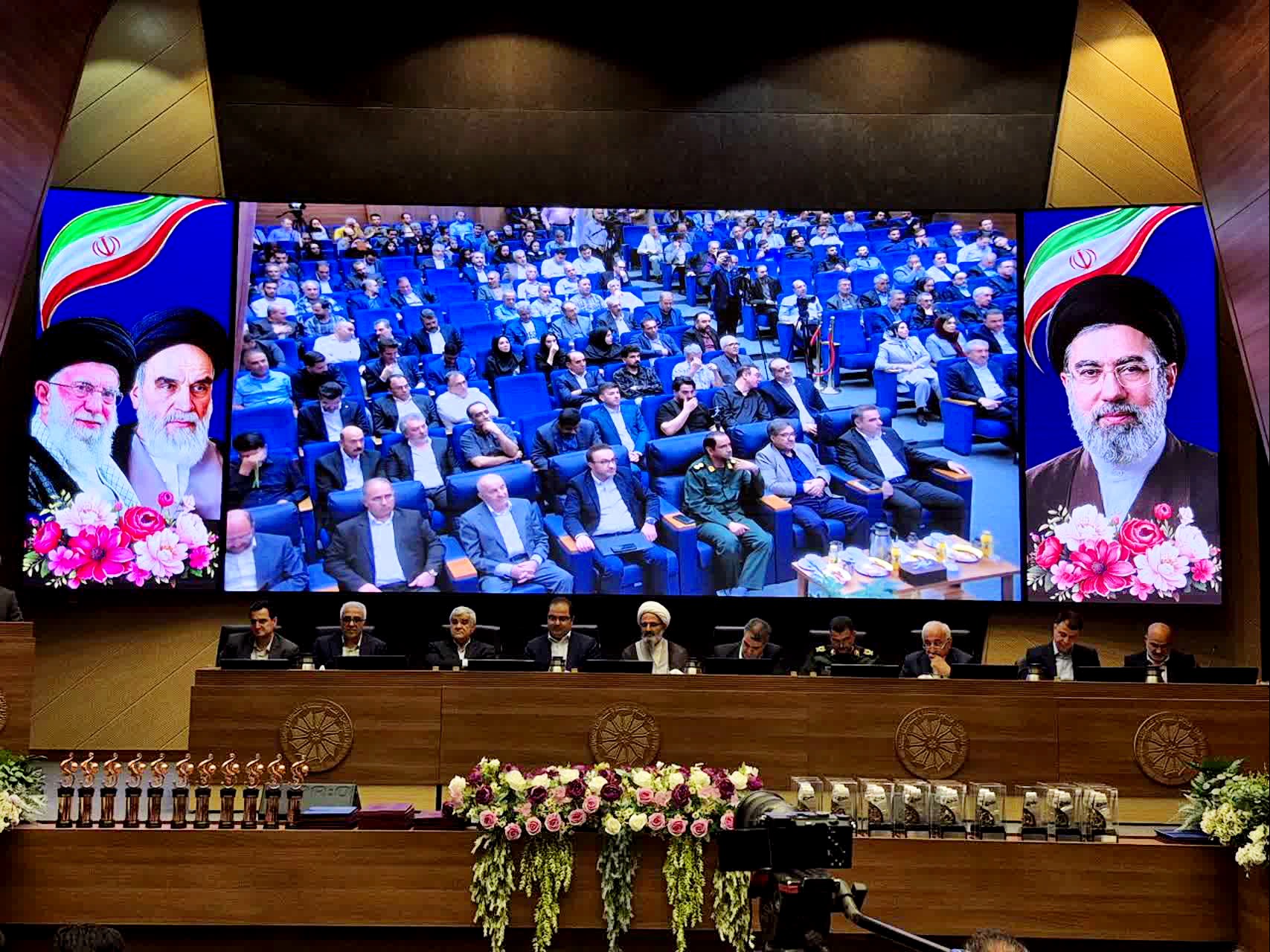 نمایی از مراسم تجلیل